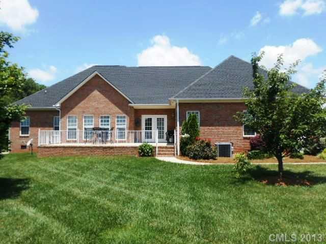 2888 Woodfield Ln, Lincolnton, NC 28092