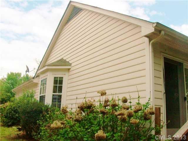 2904 Robinet Pl, Matthews, NC 28105