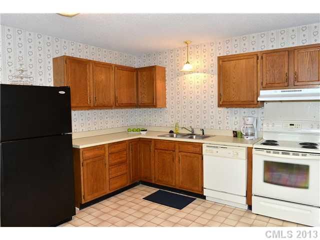 8303 Summerglen Cir #92, Charlotte, NC 28227