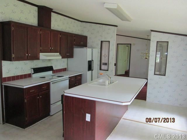 4 Cascade Rd, Mooresville, NC 28115