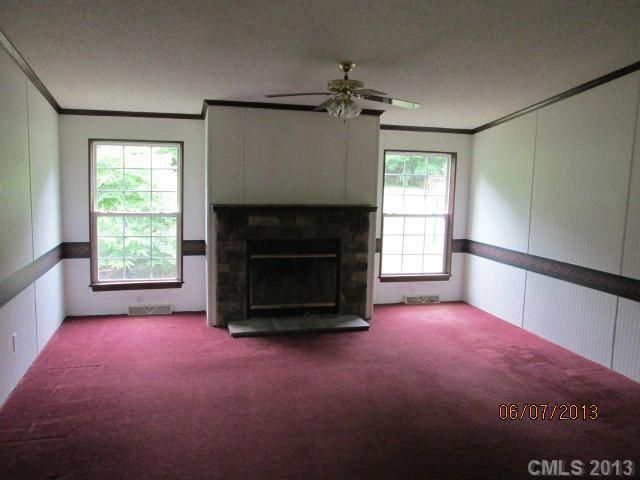 4 Cascade Rd, Mooresville, NC 28115