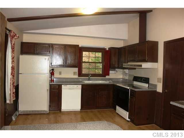 900 Ingraham Pl, Charlotte, NC 28270