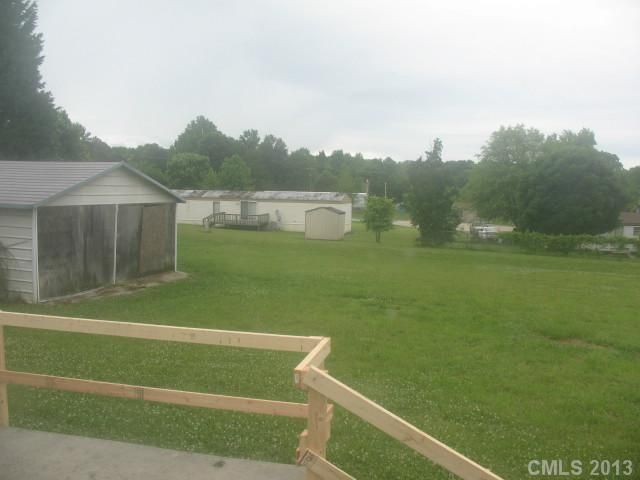131 Camp Oak Rd, Statesville, NC 28677