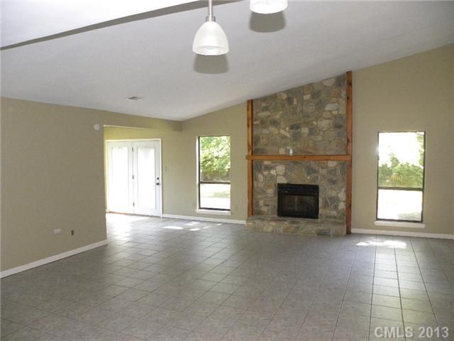 10817 Coachman Cir, Charlotte, NC 28277