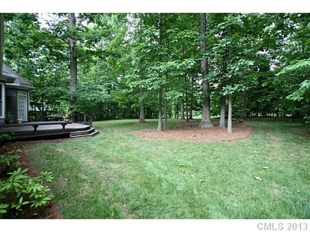 6761 Fox Ridge Dr, Davidson, NC 28036