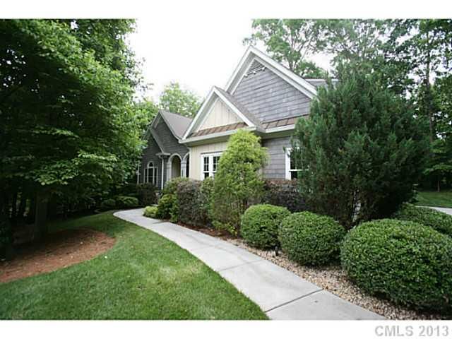 6761 Fox Ridge Dr, Davidson, NC 28036