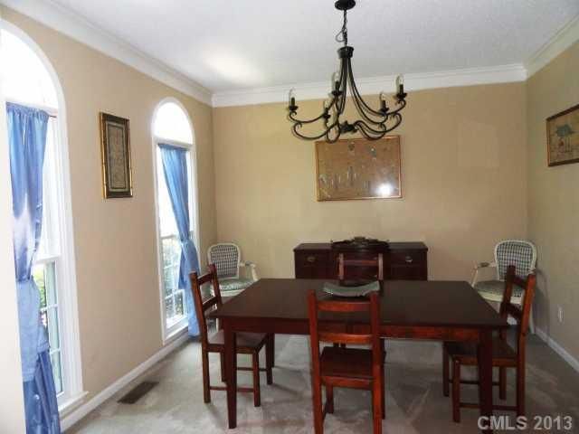 10714 Ridge Acres Rd, Charlotte, NC 28214