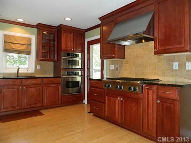 641 Marsh Rd, Charlotte, NC 28209