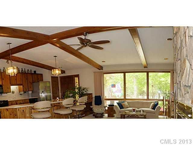 6900 Riverton Dr, Matthews, NC 28104
