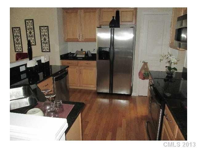 6415 Ridgeview Commons Dr, Charlotte, NC 28269