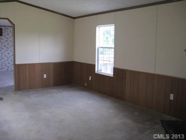 131 Peppertree Rd, Harmony, NC 28634