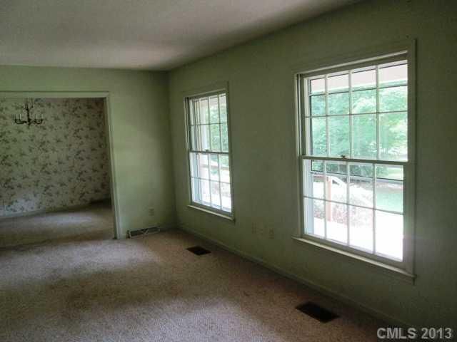 6801 Alanbrook Rd, Charlotte, NC 28215