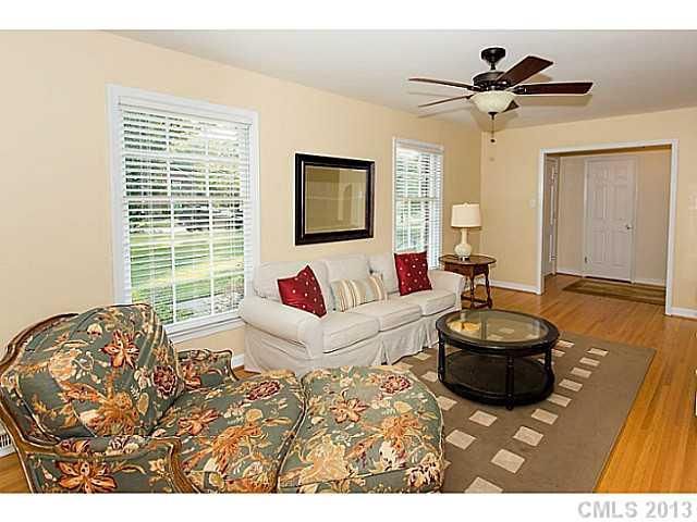 3209 Sunnybrook Dr, Charlotte, NC 28210