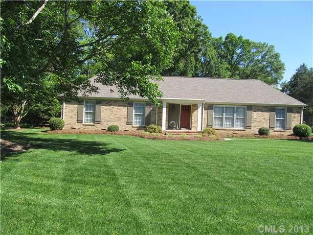 6900 Dulverton Dr, Charlotte, NC 28226