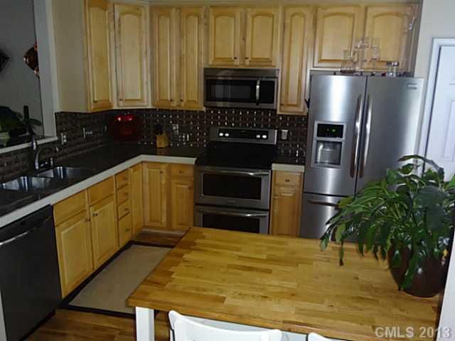 985 Tiger Ln #985, Charlotte, NC 28262