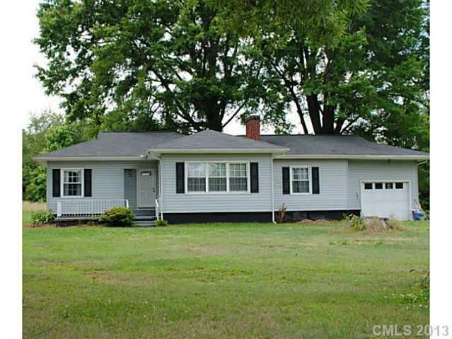 10809 Earnhardt Lake Rd, Davidson, NC 28036