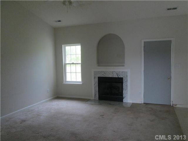 1904 Nigel Ct, Charlotte, NC 28213