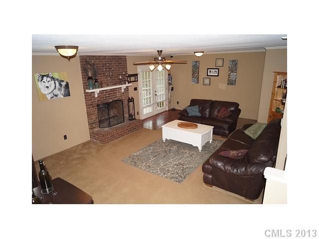 6217 Grove Park Blvd, Charlotte, NC 28215