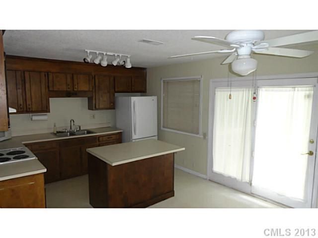 1302 Dean Dr, Dallas, NC 28034