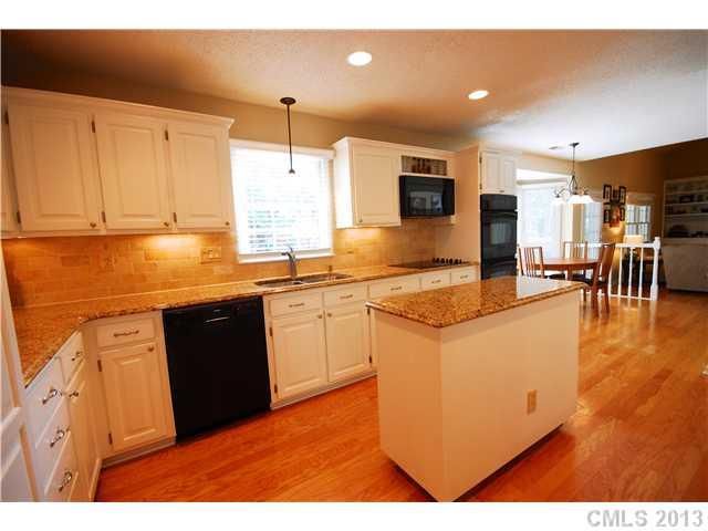 9310 Deer Spring Ln, Charlotte, NC 28210