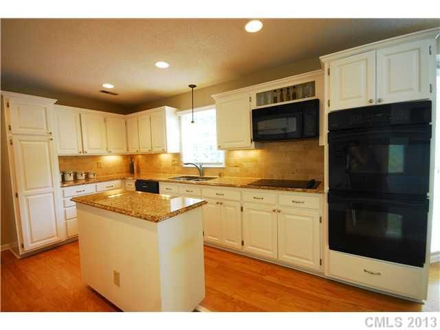 9310 Deer Spring Ln, Charlotte, NC 28210