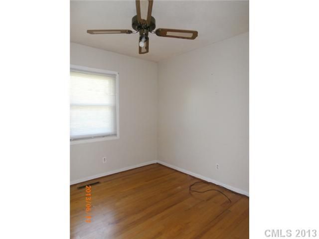 618 Efird St, Gastonia, NC 28054