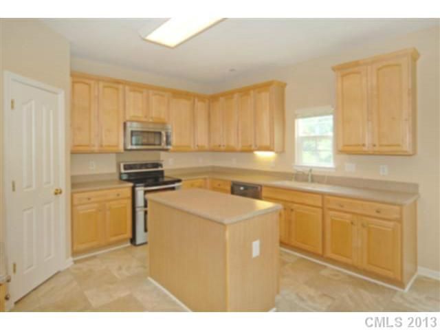 16047 Falling Meadows Ln, Charlotte, NC 28273