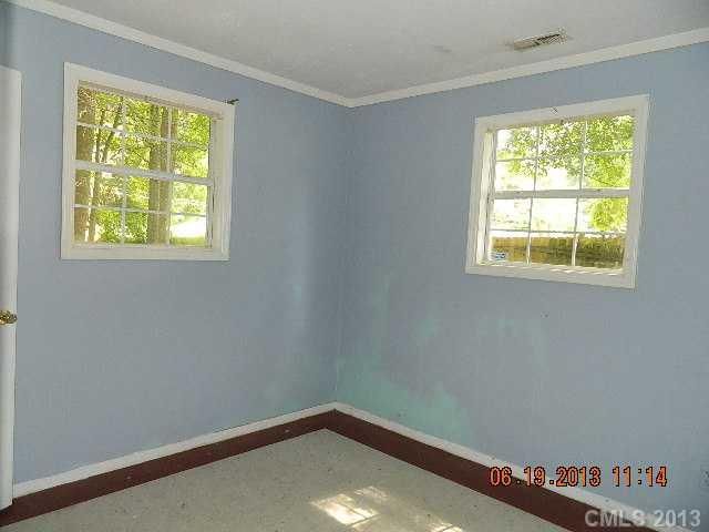 1048 Choyce Ave, Charlotte, NC 28217