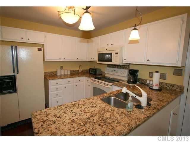 2513 Clam Bed Ct, Matthews, NC 28105