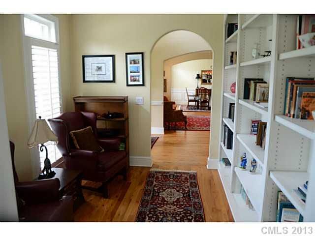 717 Hampshire Hill Rd, Matthews, NC 28105