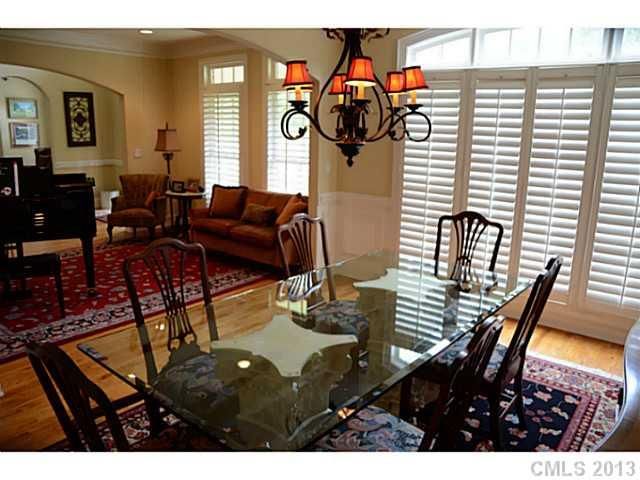 717 Hampshire Hill Rd, Matthews, NC 28105
