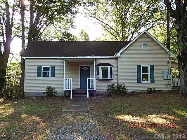 413 E Lee Ave, Bessemer City, NC 28016