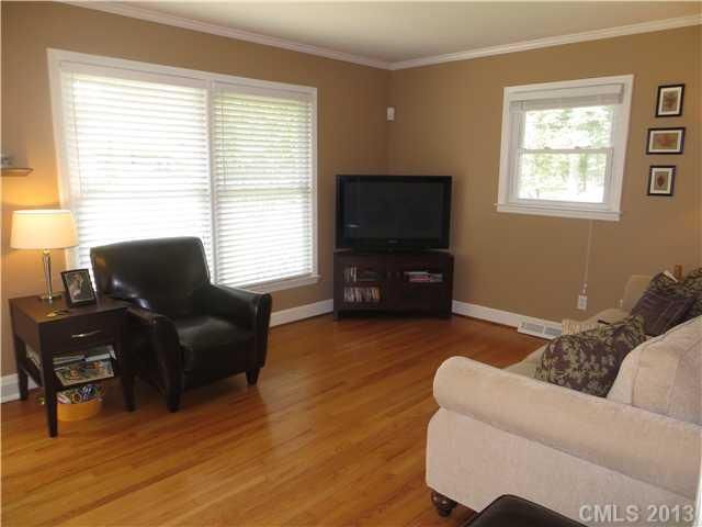 7124 Rockledge Dr, Charlotte, NC 28210