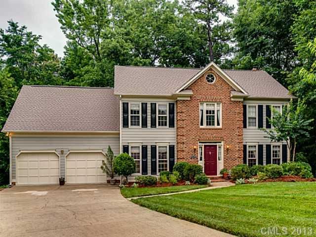 2301 Winterbrooke Dr, Matthews, NC 28105