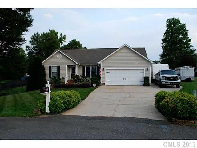 109 Chinaberry Ct, Gastonia, NC 28052