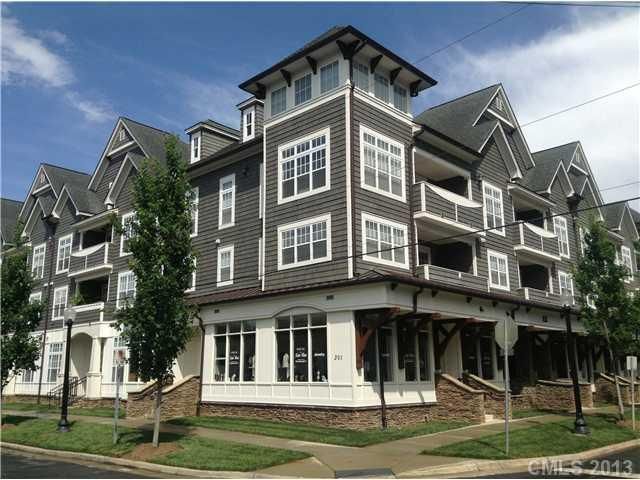 301 E Tremont Ave #104, Charlotte, NC 28203