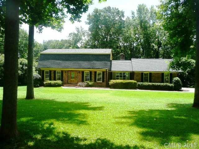 7100 Pine Lake Ln, Mint Hill, NC 28227