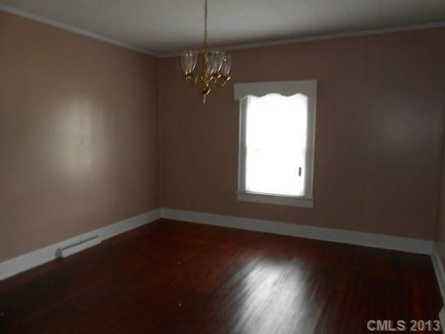 10 W Klutz St, Maiden, NC 28650