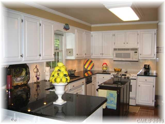 216 Normandy Rd, Mooresville, NC 28117