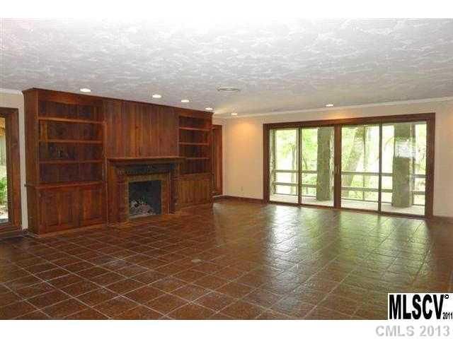 1034 NW 25th Avenue Dr, Hickory, NC 28601