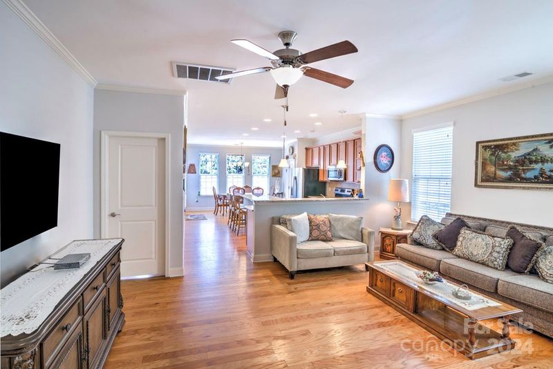 2016 Cramer Place Ct, Cramerton, NC 28032