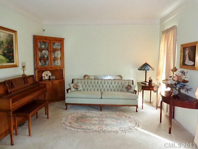 625 Gable Oaks Ln, Concord, NC 28027