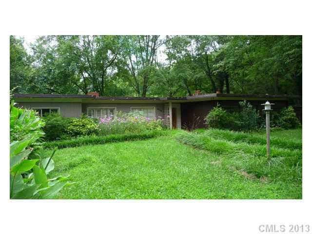 6316 Lake Dr, Charlotte, NC 28215