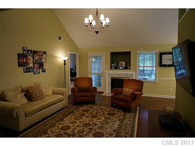 11601 Long Forest Dr, Charlotte, NC 28269