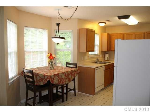 832 Silver Ct, Charlotte, NC 28217