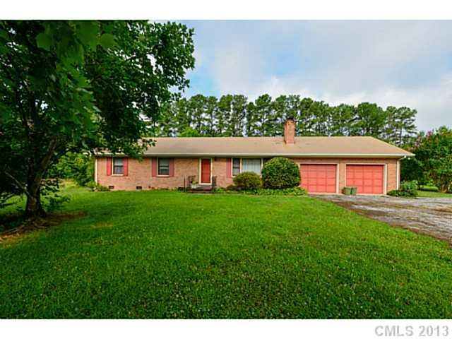 104 Larkfield Dr, Waxhaw, NC 28173