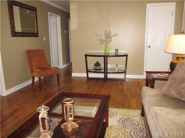 1206 Eastway Dr, Dallas, NC 28034
