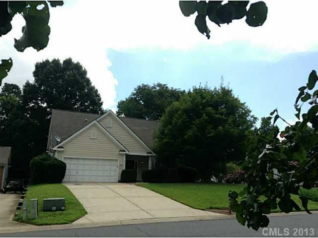 12500 Diamond Dr, Pineville, NC 28134