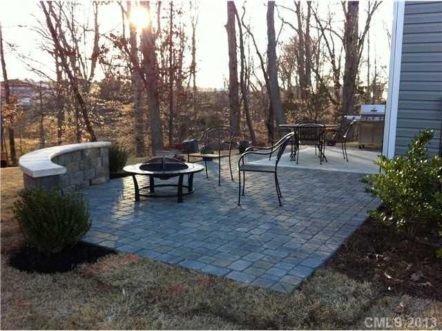 172 E Warfield Dr, Mooresville, NC 28115