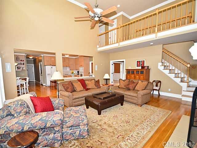 2108 Peterborough Ln, Charlotte, NC 28270